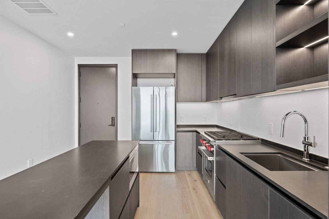 610 Davis Street, Unit 4605 Austin, TX 78701 - Photo 12 of 31