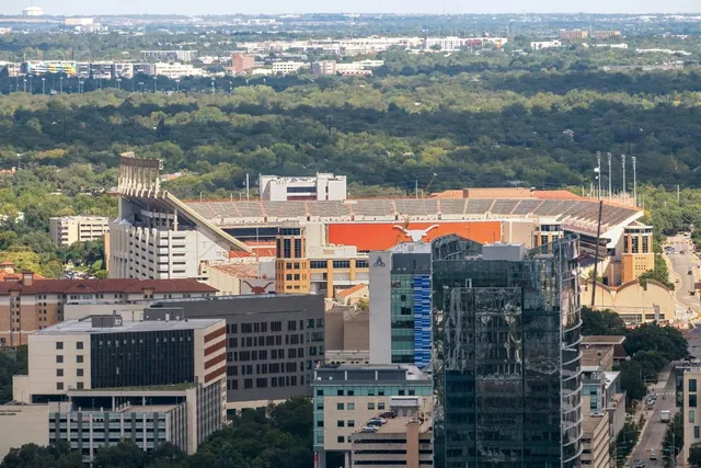 $5,000 | 610 Davis Street, Unit 4605, Austin, TX 78701