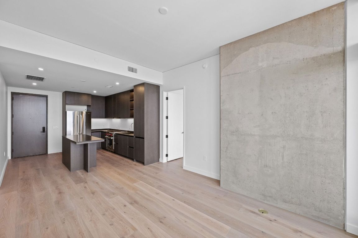 610 Davis Street, Unit 4605 Austin, TX 78701 - Photo 7 of 31