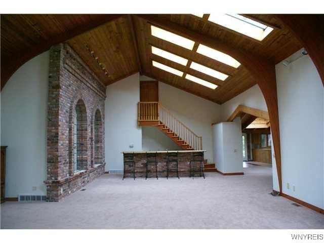 7132 Taylor Road Boston, NY 14075 - Photo 6 of 24 Living room bar end