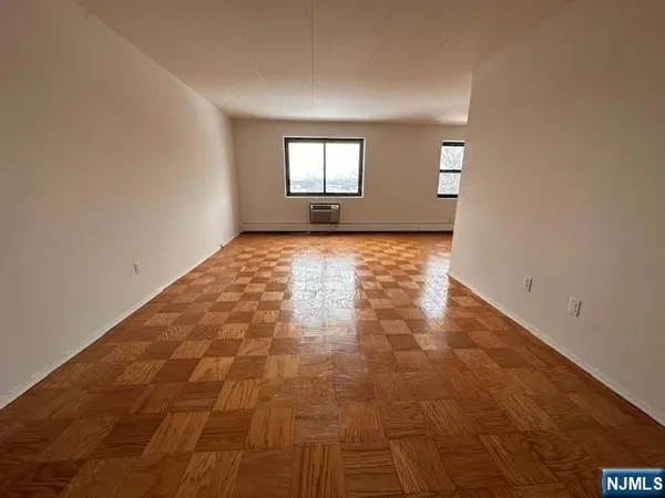 a view of empty room with window