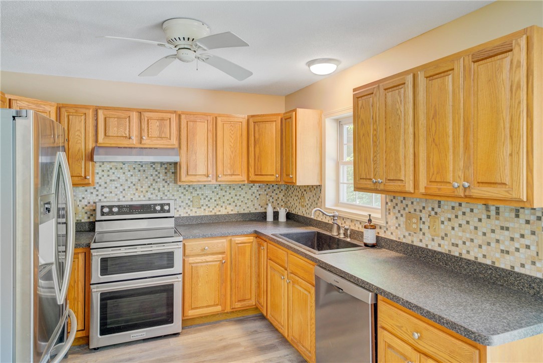 15 Wilson Lane Killingly, CT 06239 - Photo 4 of 34