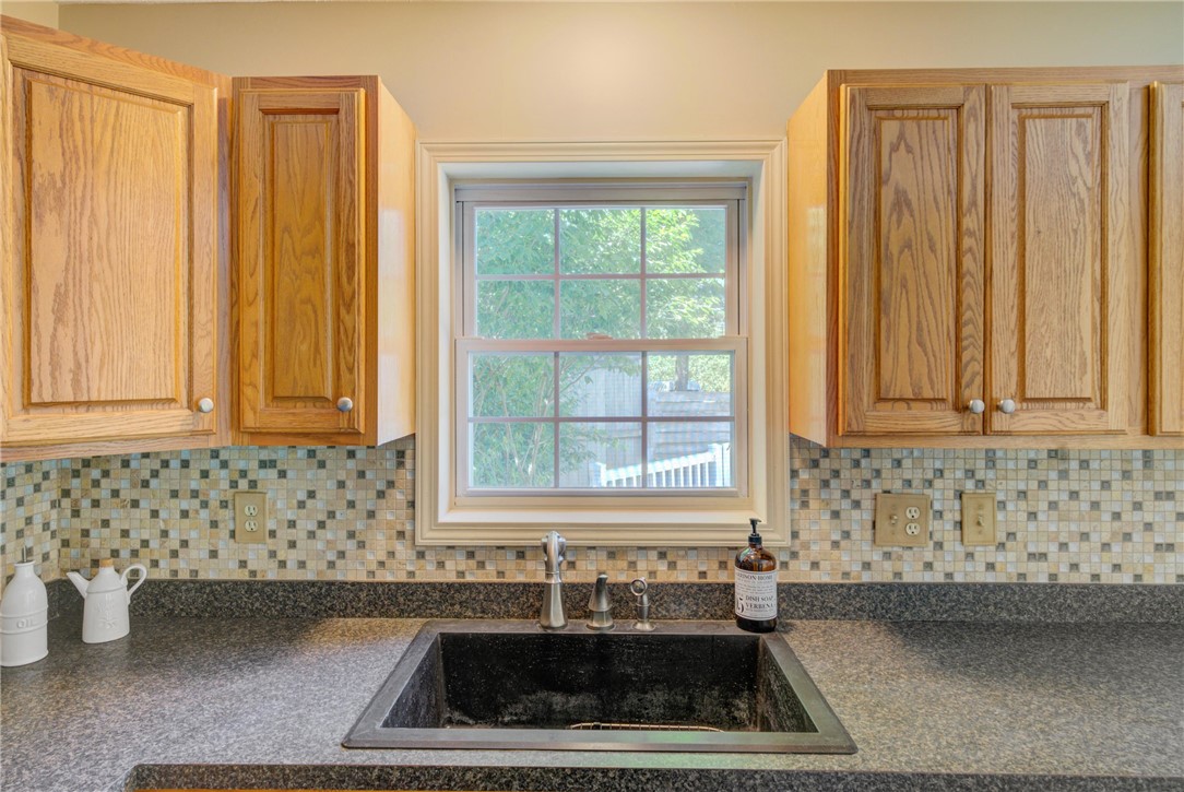 15 Wilson Lane Killingly, CT 06239 - Photo 5 of 34