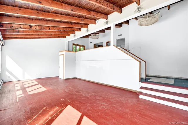 $1,400,000 | 6015 Independence Avenue | North Riverdale