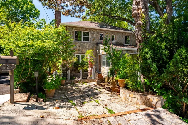 $1,400,000 | 6015 Independence Avenue | North Riverdale