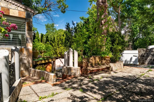 $1,400,000 | 6015 Independence Avenue | North Riverdale