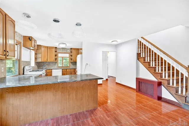 $1,400,000 | 6015 Independence Avenue | North Riverdale