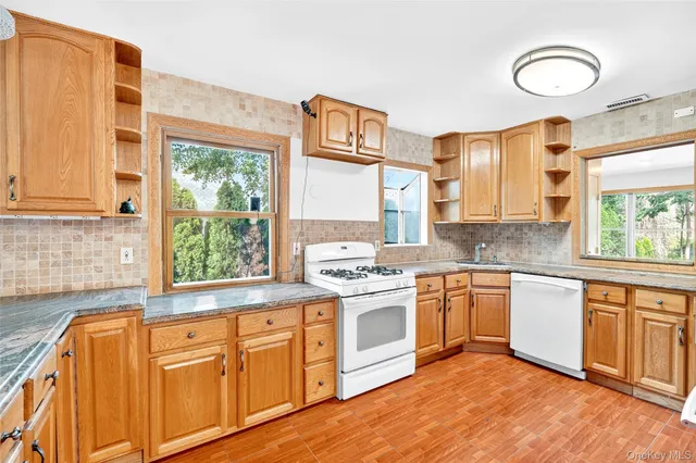 $1,400,000 | 6015 Independence Avenue | North Riverdale