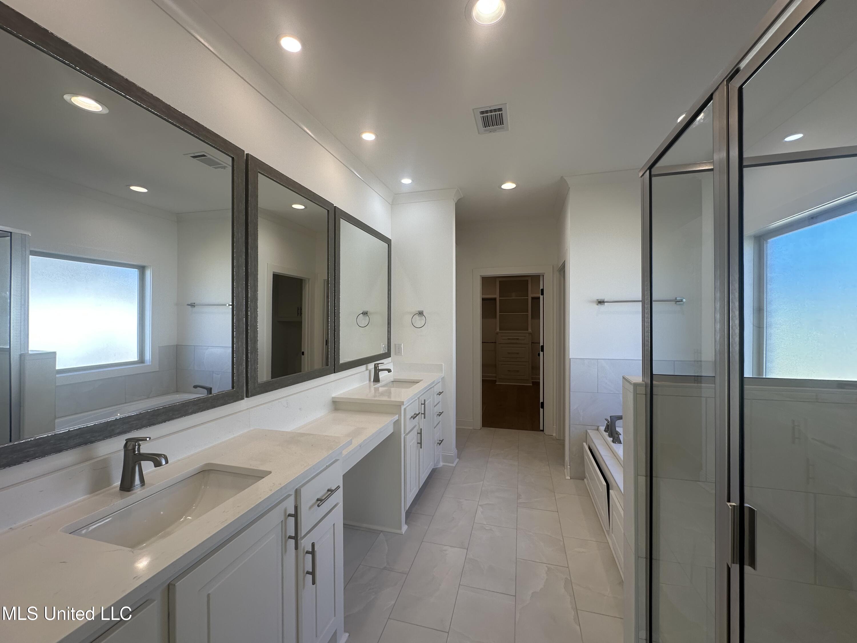 444 Aurora Circle Canton, MS 39046 - Photo 11 of 21 IMG_8572