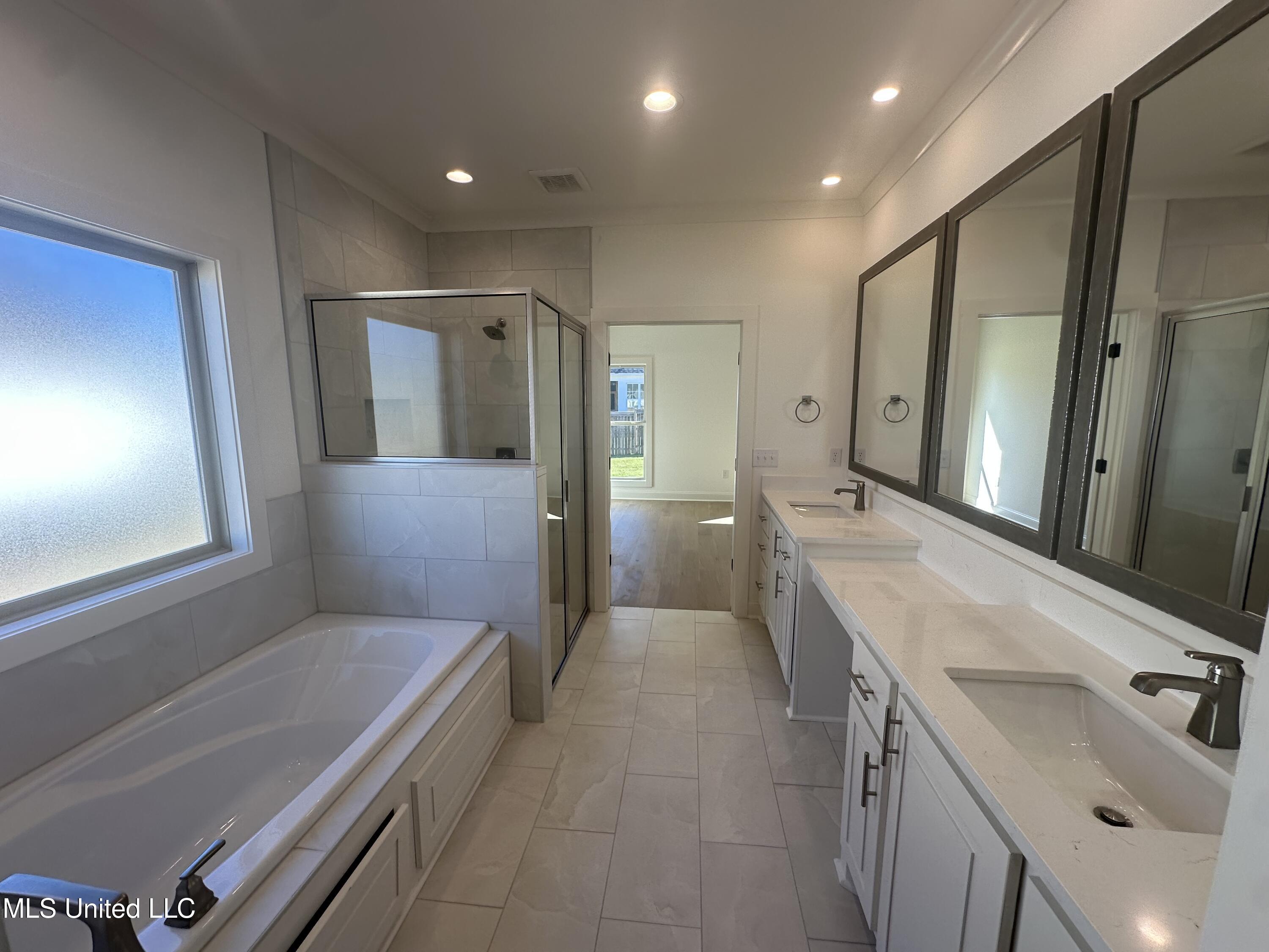 444 Aurora Circle Canton, MS 39046 - Photo 12 of 21 IMG_8575