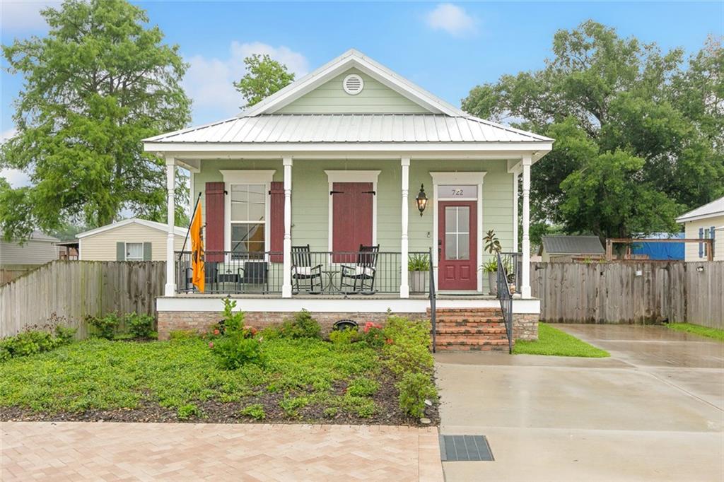 722 Luling Avenue Luling, LA 70070 - Photo 1 of 16