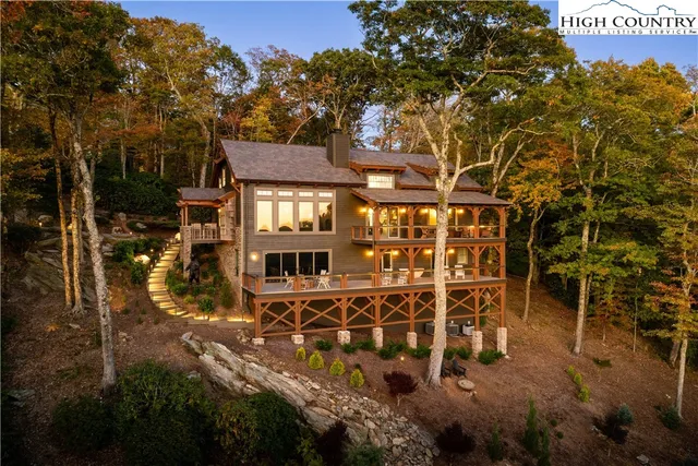 a view of building with yard