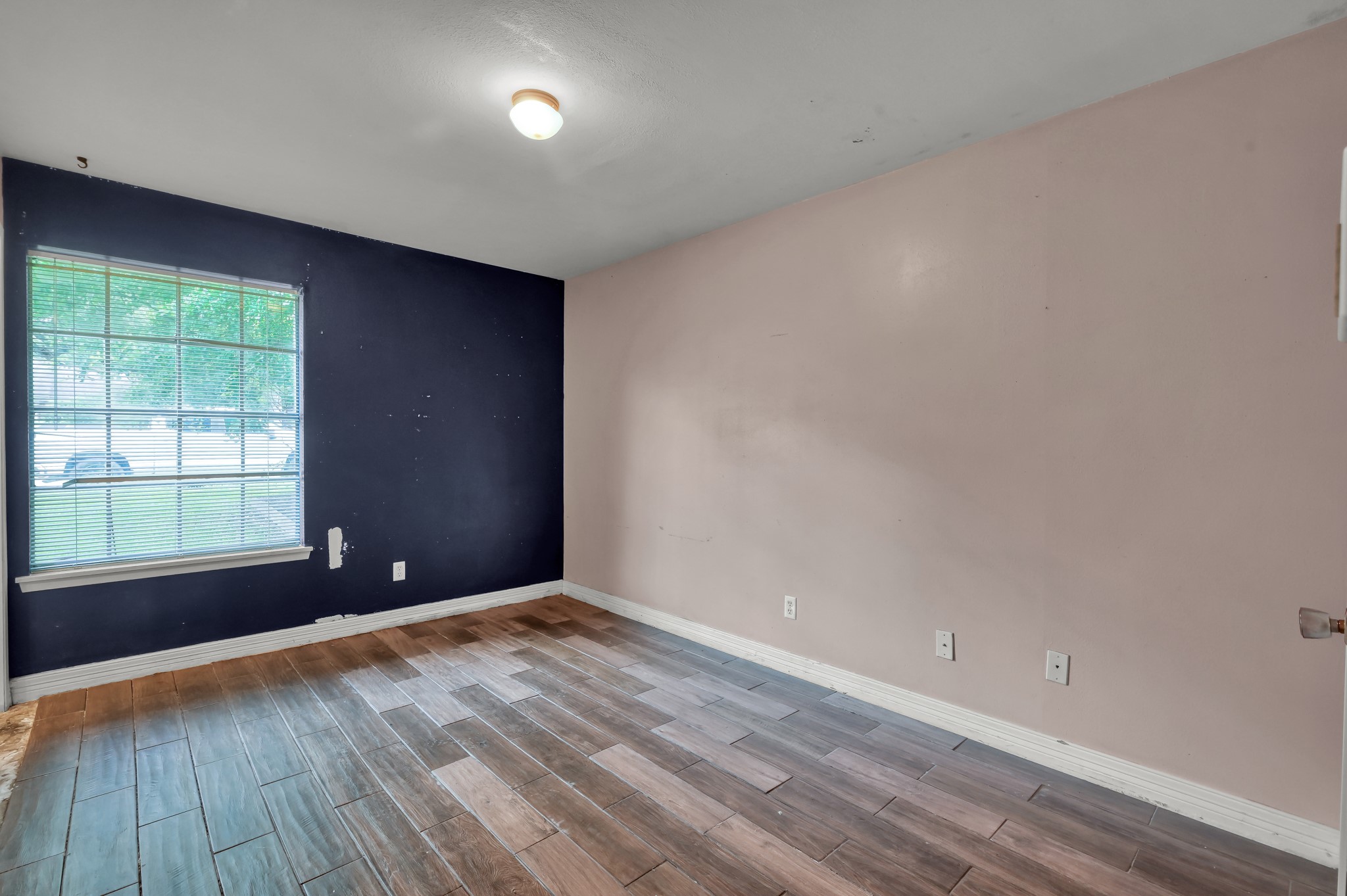 405 Wilson Road Conroe, TX 77301 - Photo 21 of 29