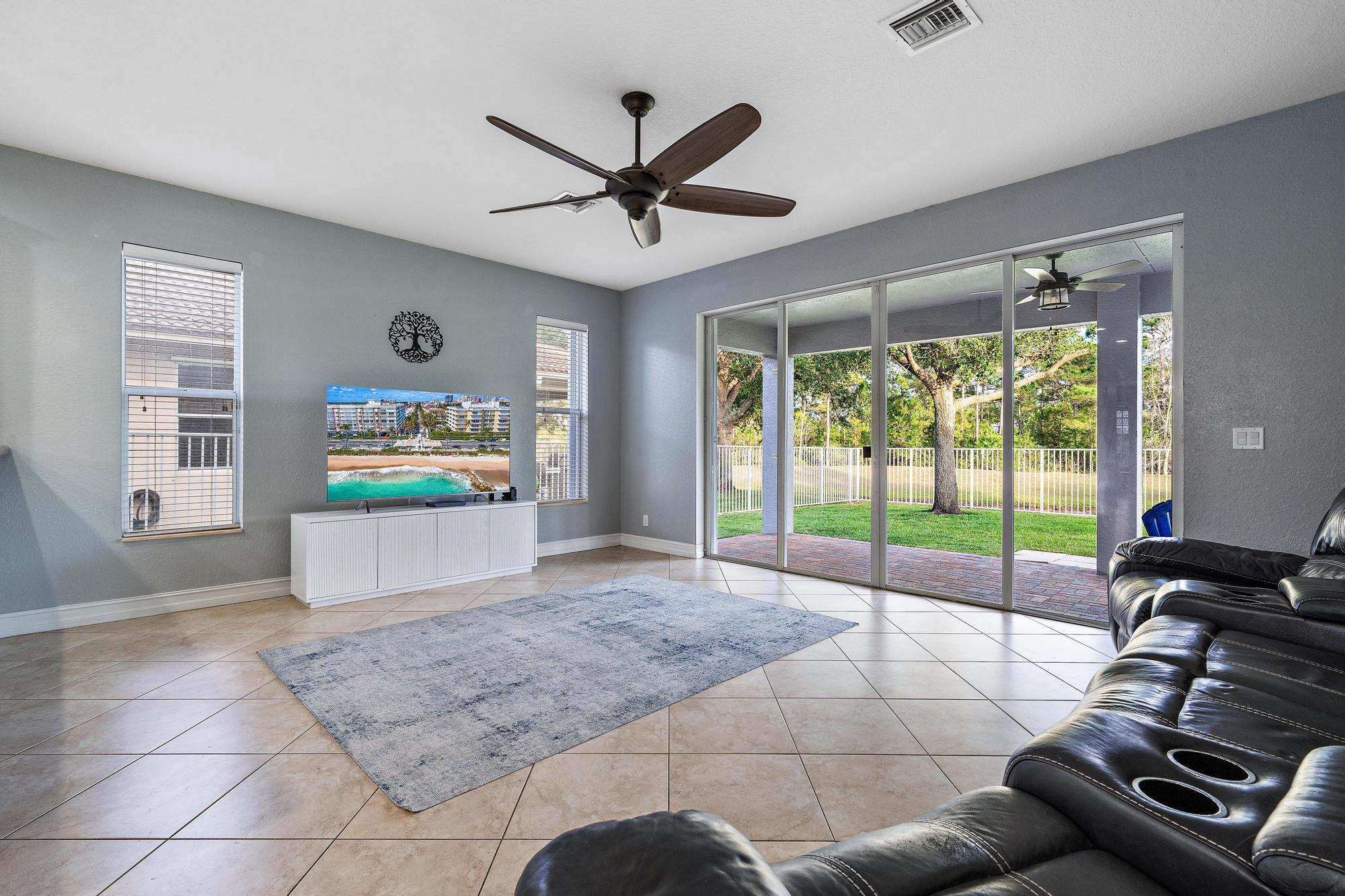 1160 Southeast Kirk Street Stuart, FL 34997 - Photo 11 of 42 Living Room