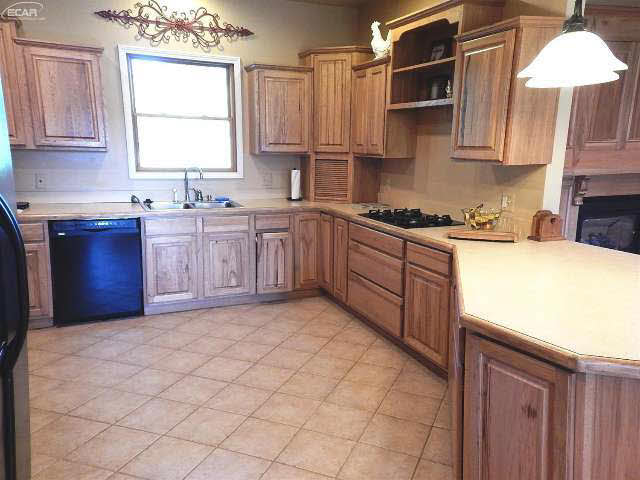 13236 Sheridan Road Montrose, MI 48457 - Photo 3 of 24 21192741-2.JPG
