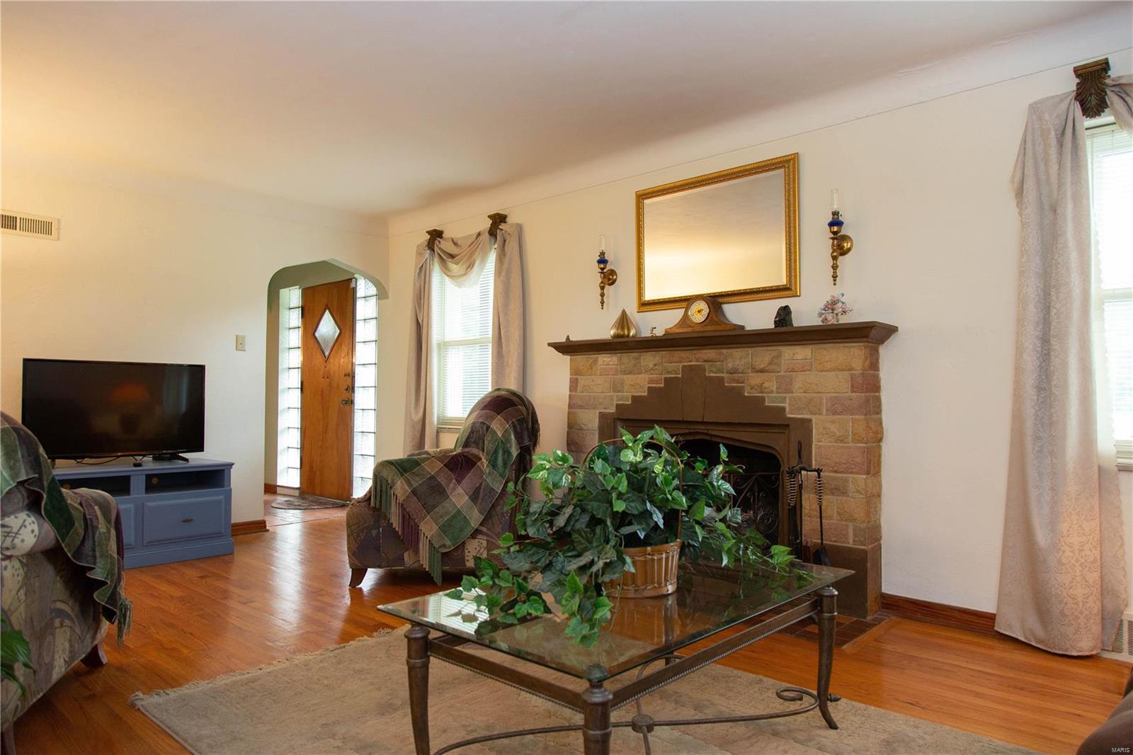12278 Lusher Road St. Louis, MO 63138 - Photo 4 of 40 Gallery Image 4