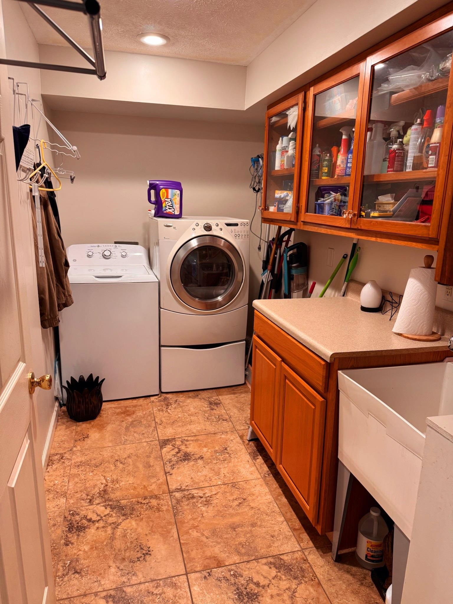 485 Robin Hood Loop Savannah, TN 38372 - Photo 27 of 40 a utility room with dryer and washer