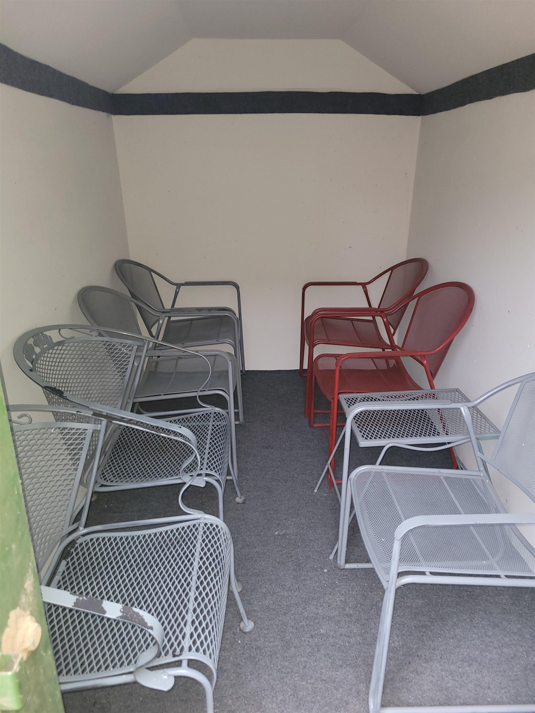 485 Robin Hood Loop Savannah, TN 38372 - Photo 34 of 40 a room with two chairs and couch