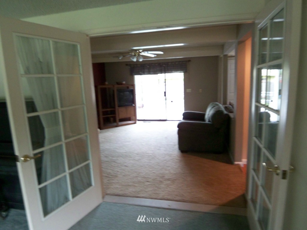11020 Southeast 183rd Place Renton, WA 98055 - Photo 4 of 12 Gallery Image 4