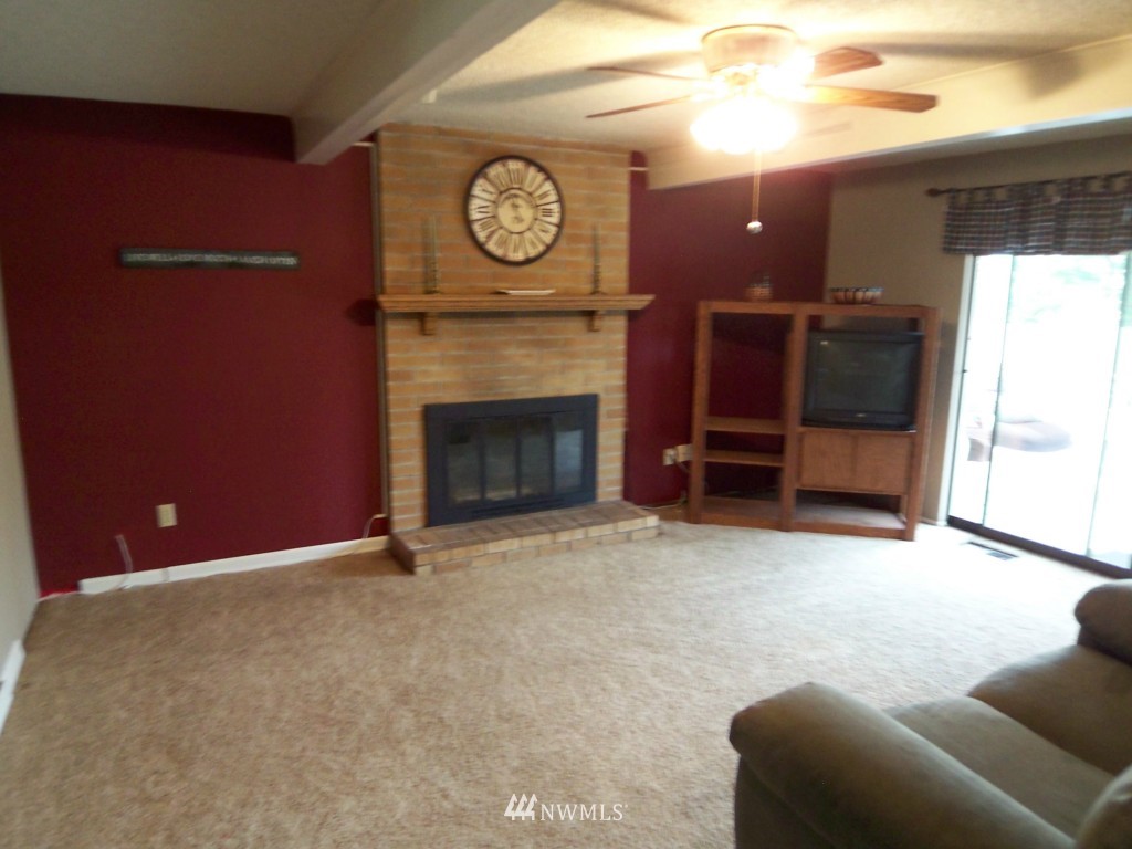 11020 Southeast 183rd Place Renton, WA 98055 - Photo 5 of 12 Gallery Image 5