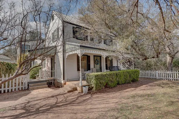 $699,000 | 507 West Travis Street, Fredericksburg, TX 78624