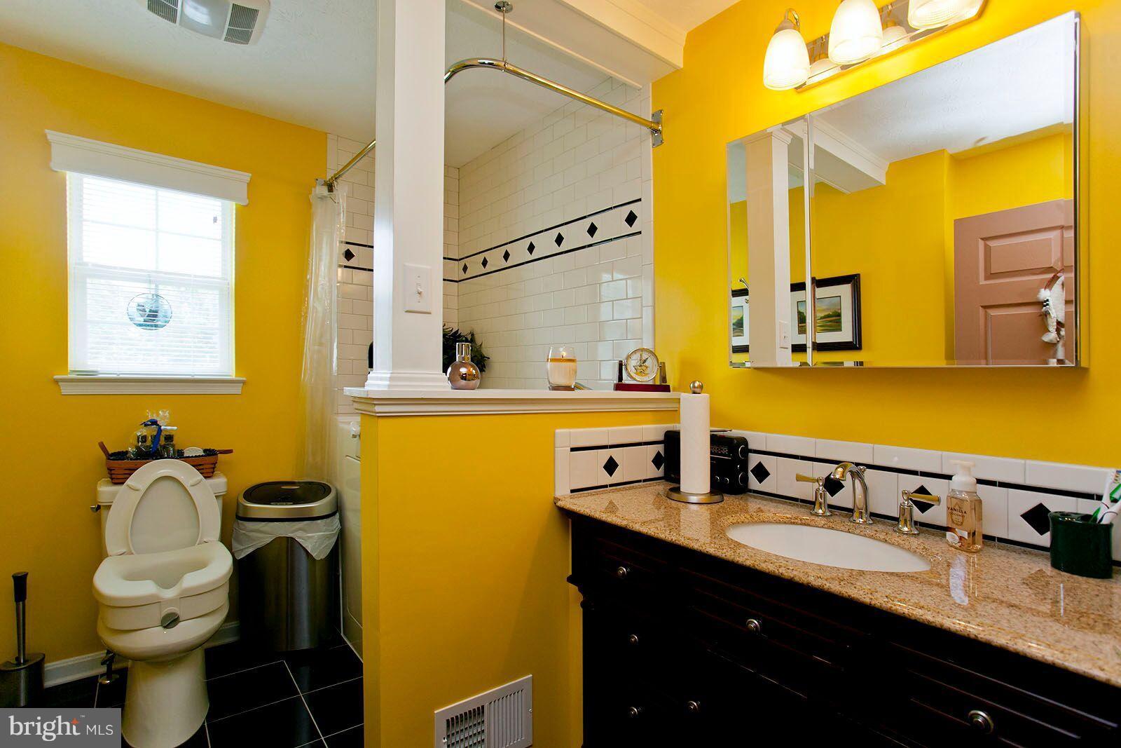 309 Stonehenge Road Winchester, VA 22601 - Photo 16 of 24 Bath