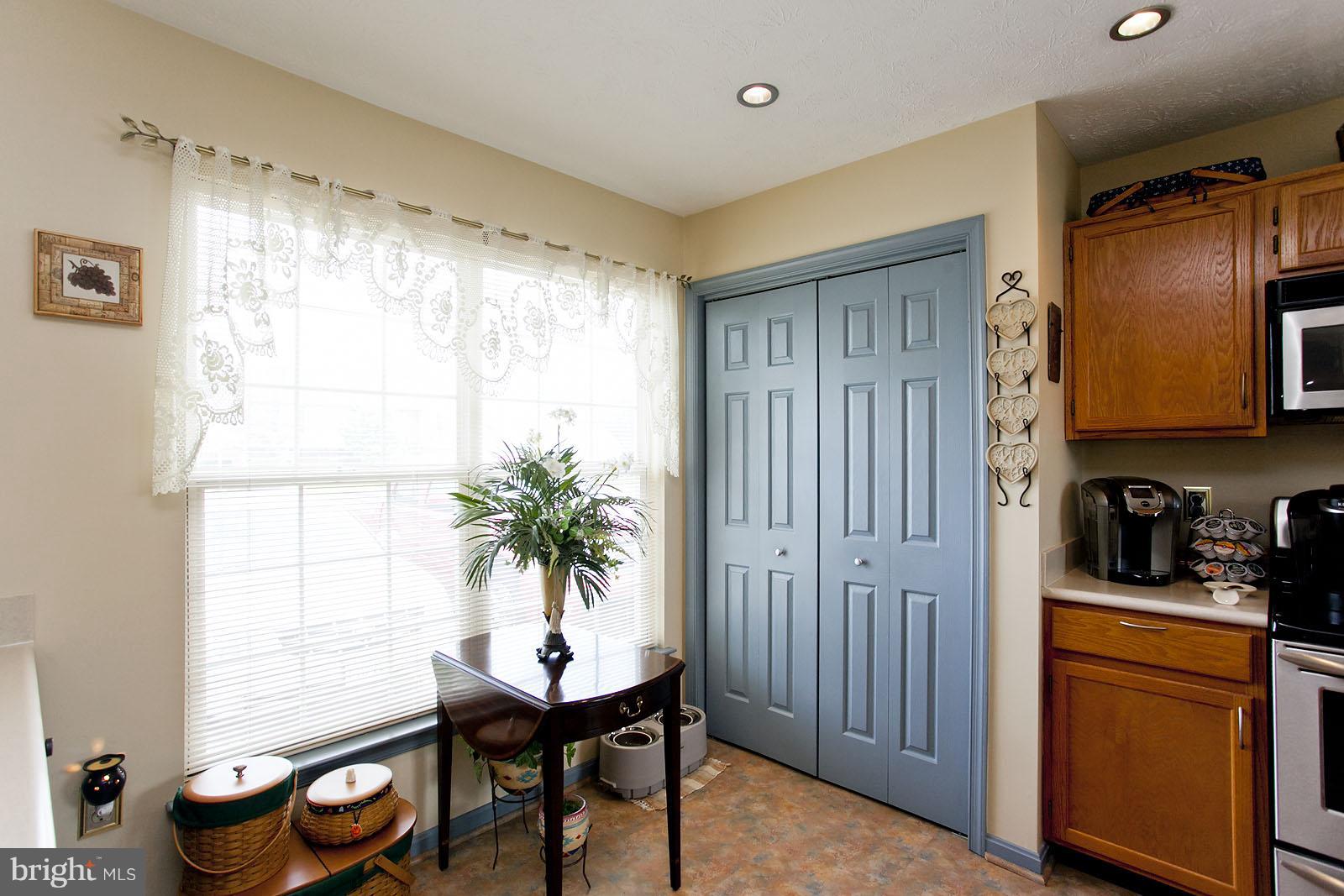 309 Stonehenge Road Winchester, VA 22601 - Photo 5 of 24 Kitchen