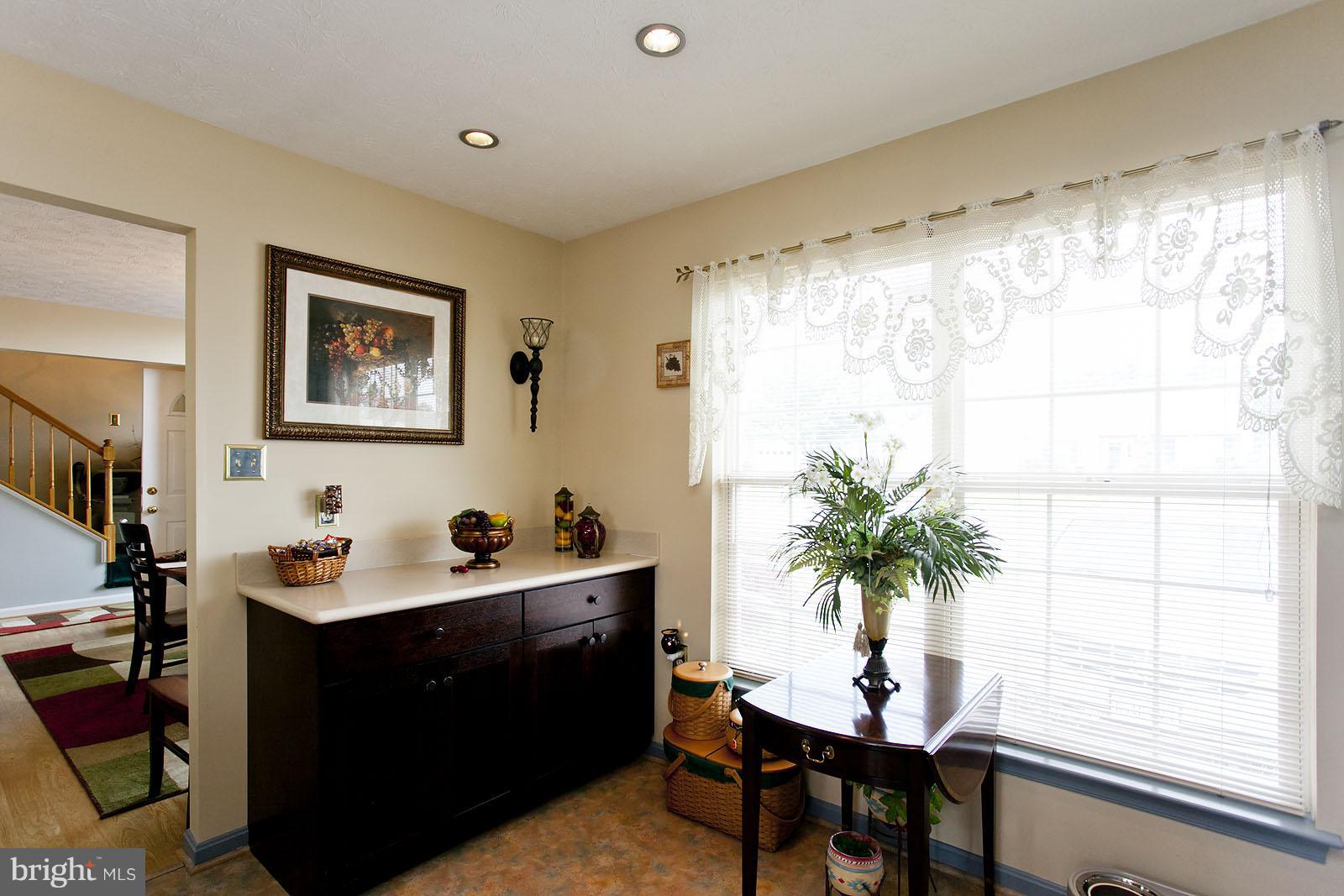 309 Stonehenge Road Winchester, VA 22601 - Photo 6 of 24 Kitchen