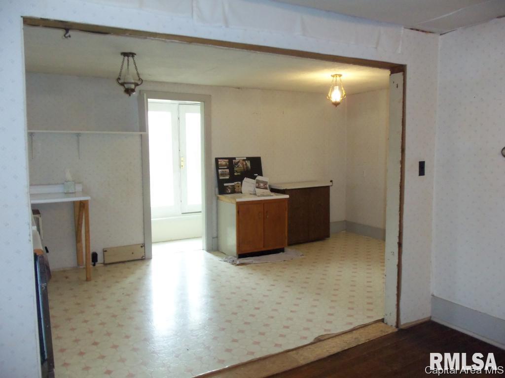5841 North Walnut St Road Springfield, IL 62707 - Photo 4 of 13 Gallery Image 4