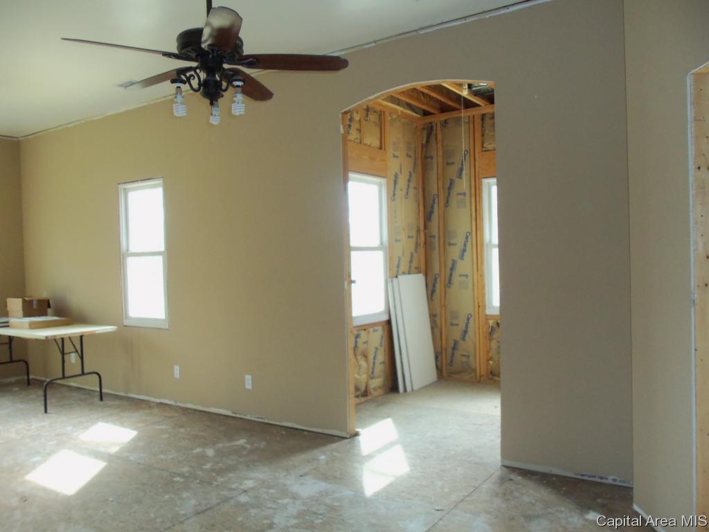 5841 North Walnut St Road Springfield, IL 62707 - Photo 9 of 13 Gallery Image 9