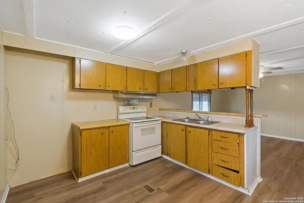 $999 | 1506 Honeysuckle Lane, New Braunfels, TX 78130