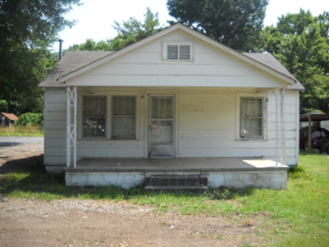 1525 Riverbend Road Dalton, GA 30721 - Photo 1 of 1 Main View