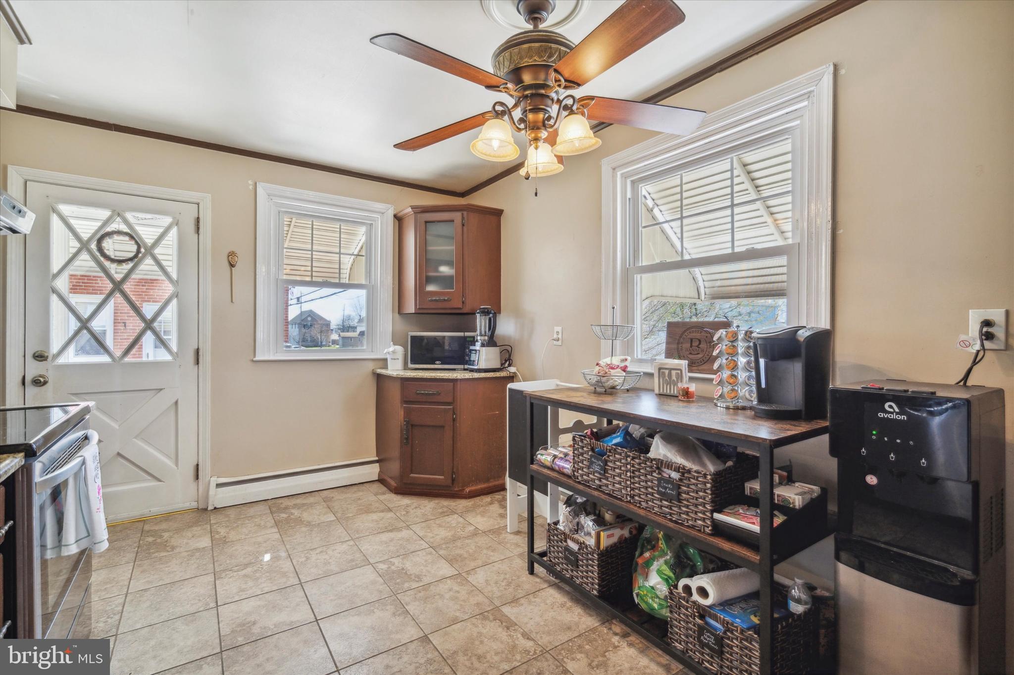 864 Medway Road Philadelphia, PA 19115 - Photo 20 of 25 Kitchen