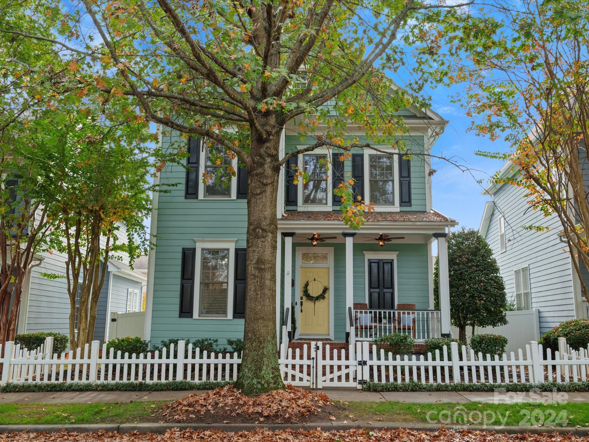 432 Third Baxter Street Fort Mill, SC 29708 - Photo 2 of 48 front view of a house