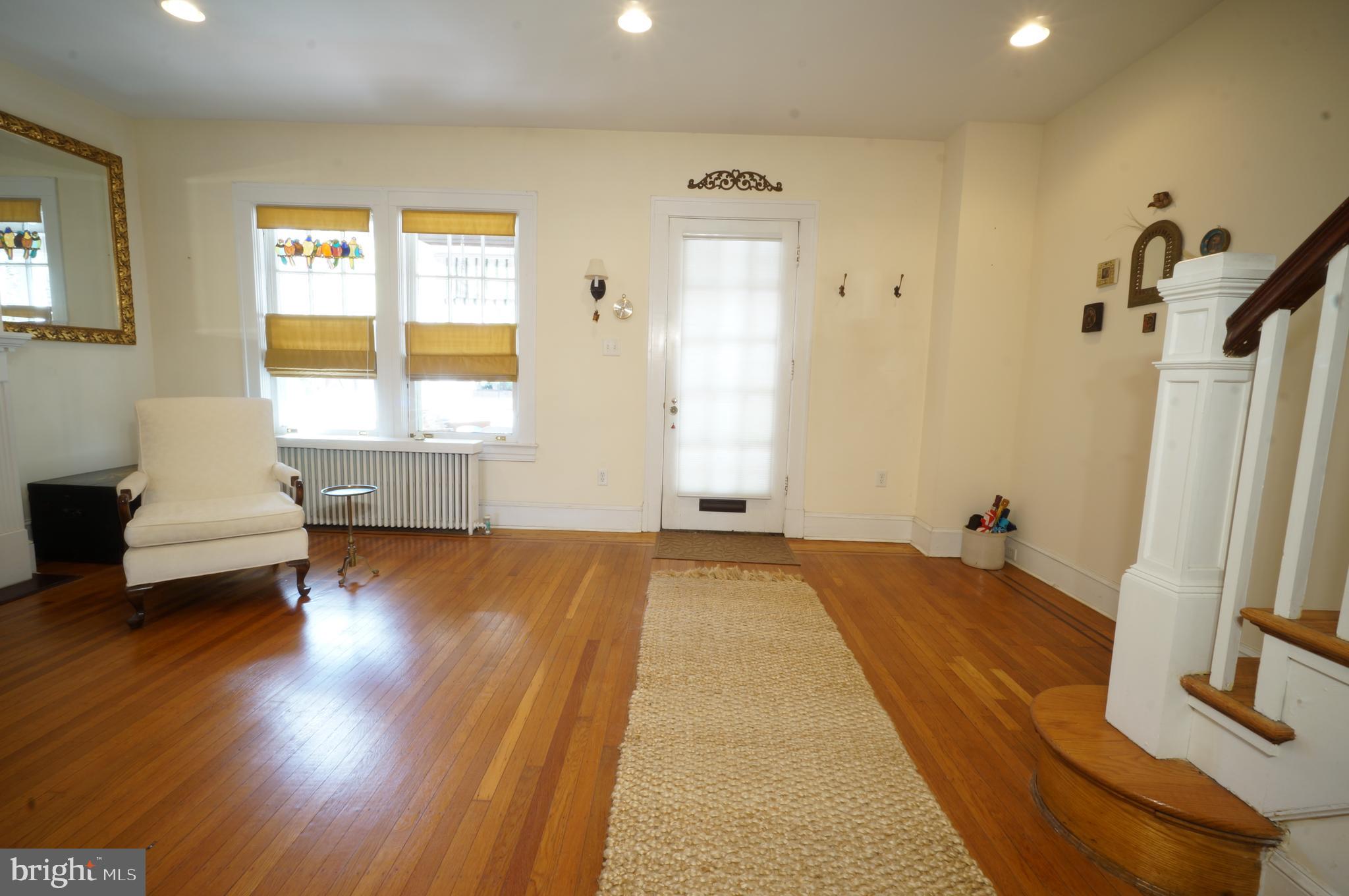 3927 Keswick Road Baltimore, MD 21211 - Photo 7 of 45 Living Room