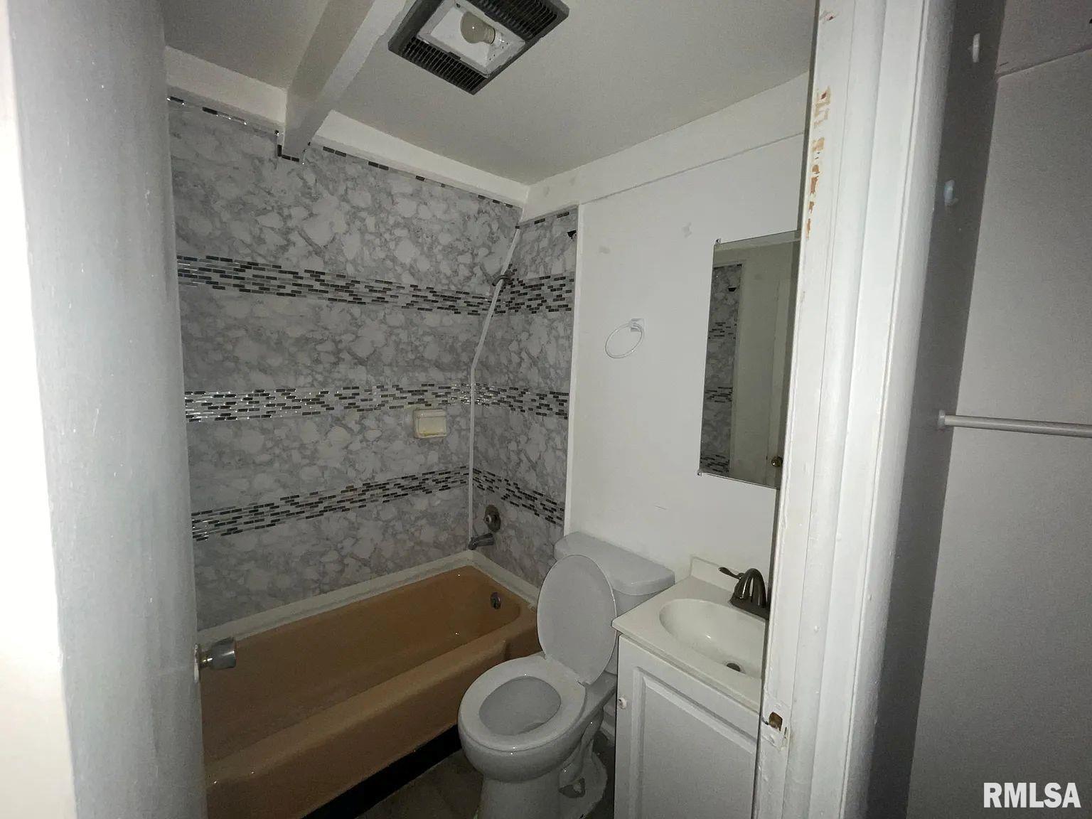 2510 West Jefferson Street Springfield, IL 62702 - Photo 24 of 25
