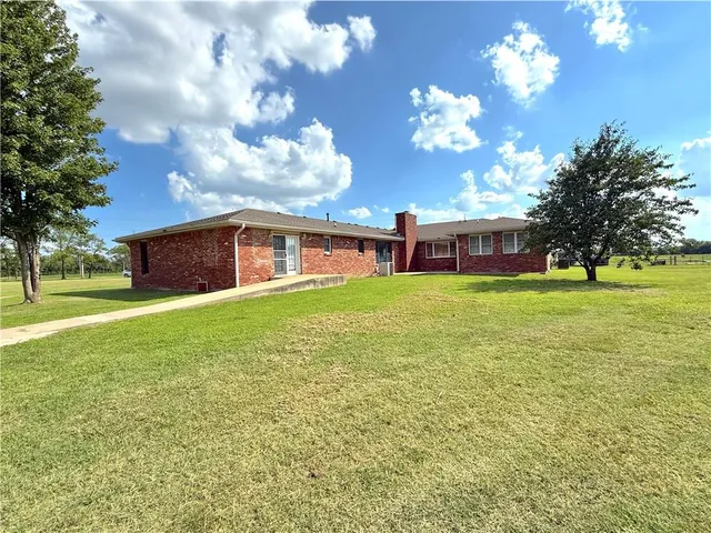 $345,000 | 5501 5200 Road, Cherryvale, KS 67335