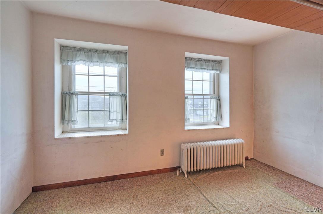 4283 Lanark Road Center Valley, PA 18034 - Photo 14 of 34 Front BR