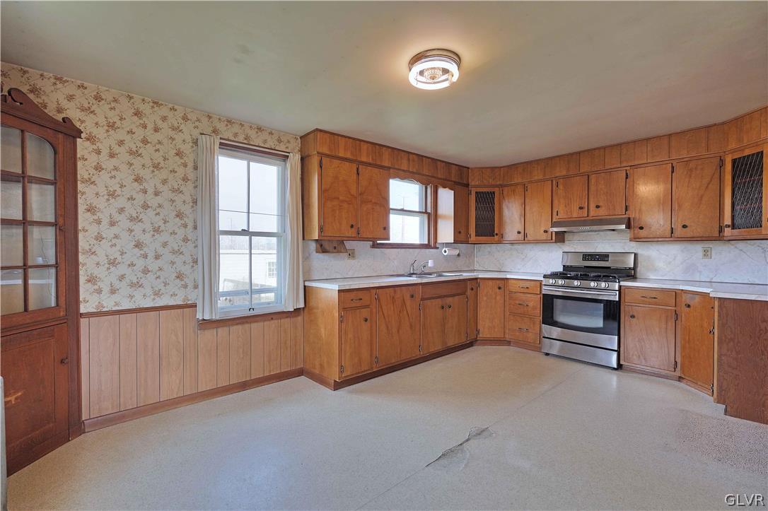 4283 Lanark Road Center Valley, PA 18034 - Photo 8 of 34 Gallery Image 8