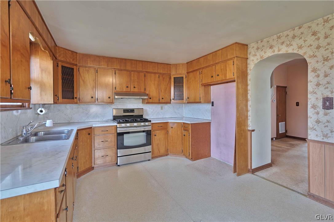 4283 Lanark Road Center Valley, PA 18034 - Photo 9 of 34 Gallery Image 9