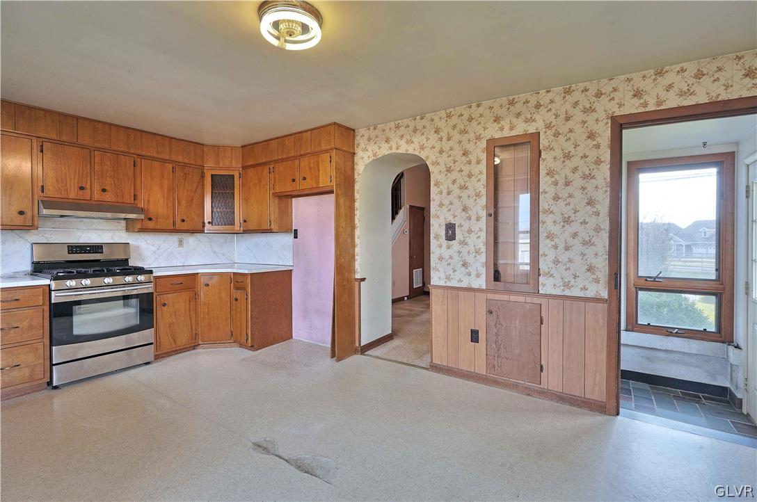 4283 Lanark Road Center Valley, PA 18034 - Photo 10 of 34 Gallery Image 10