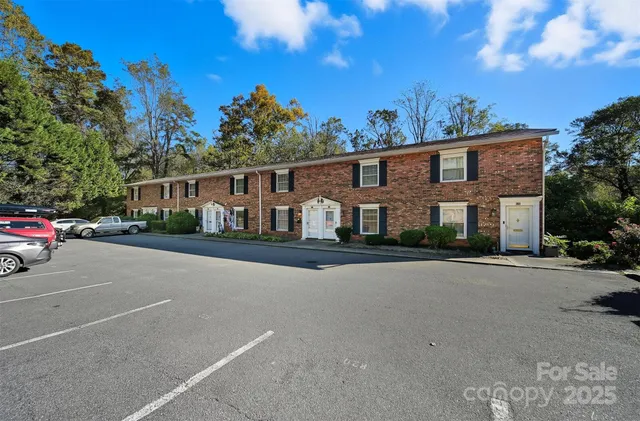 $224,000 | 824 6th Street Northwest, Unit 5, Hickory, NC 28601