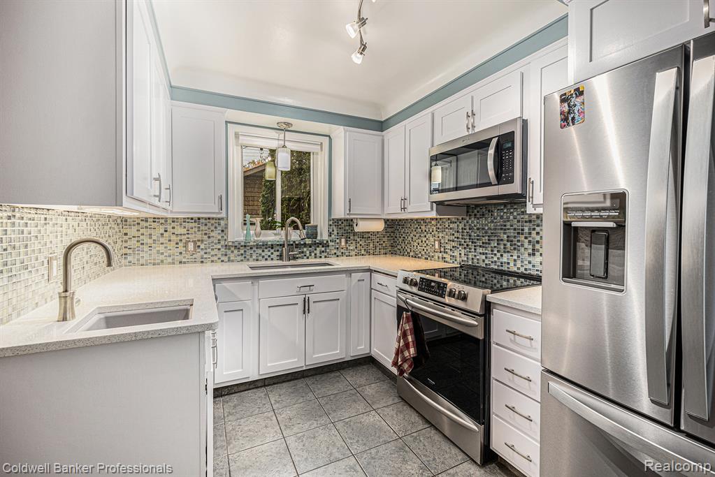 1358 Harvard Road Grosse Pointe Park, MI 48230 - Photo 17 of 52
