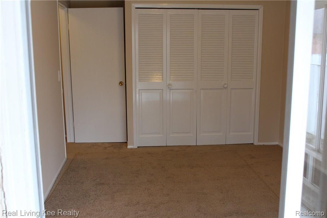 35315 Rockingham Drive Sterling Heights, MI 48310 - Photo 28 of 38 Mother In Laws suite. or 5th bedroom.
