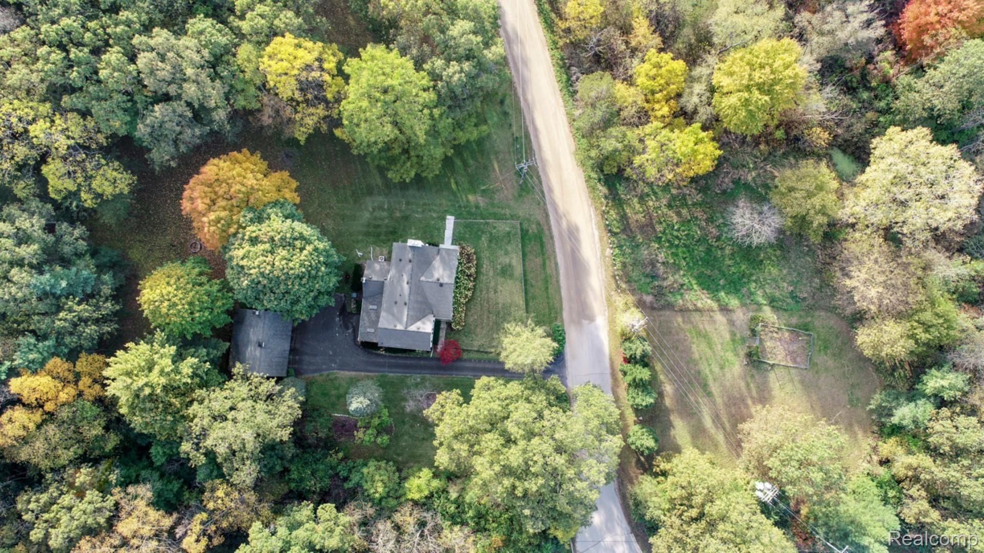 480 Tiplady Road Pinckney, MI 48169 - Photo 5 of 55 beautiful estate!