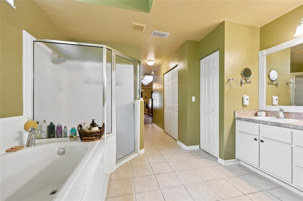 3052 Southwest 94th Street Gainesville, FL 32608 - Photo 17 of 35