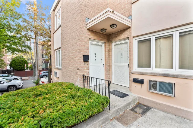 a view of a back yard of the house