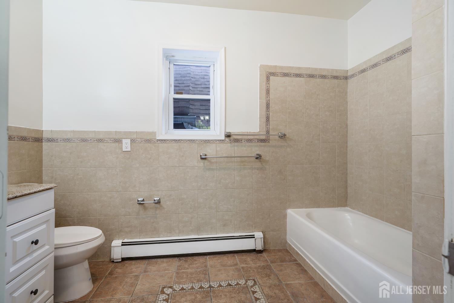 360 Alpine Street Perth Amboy, NJ 08861 - Photo 5 of 10