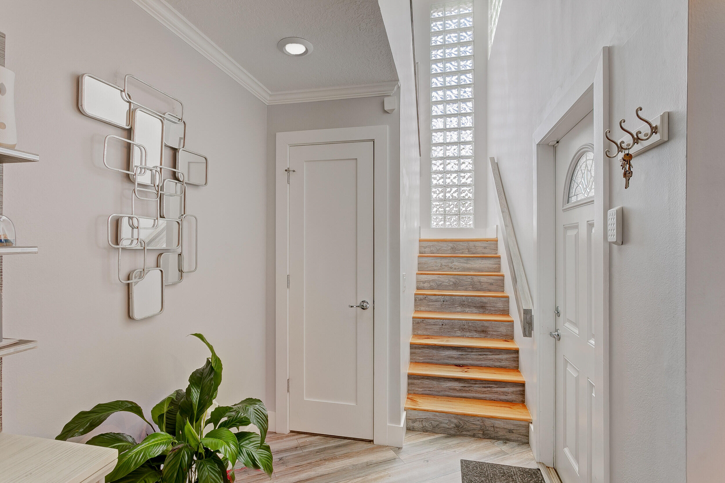 5050 Elmhurst Road, Unit D West Palm Beach, FL 33417 - Photo 15 of 28 Stairs