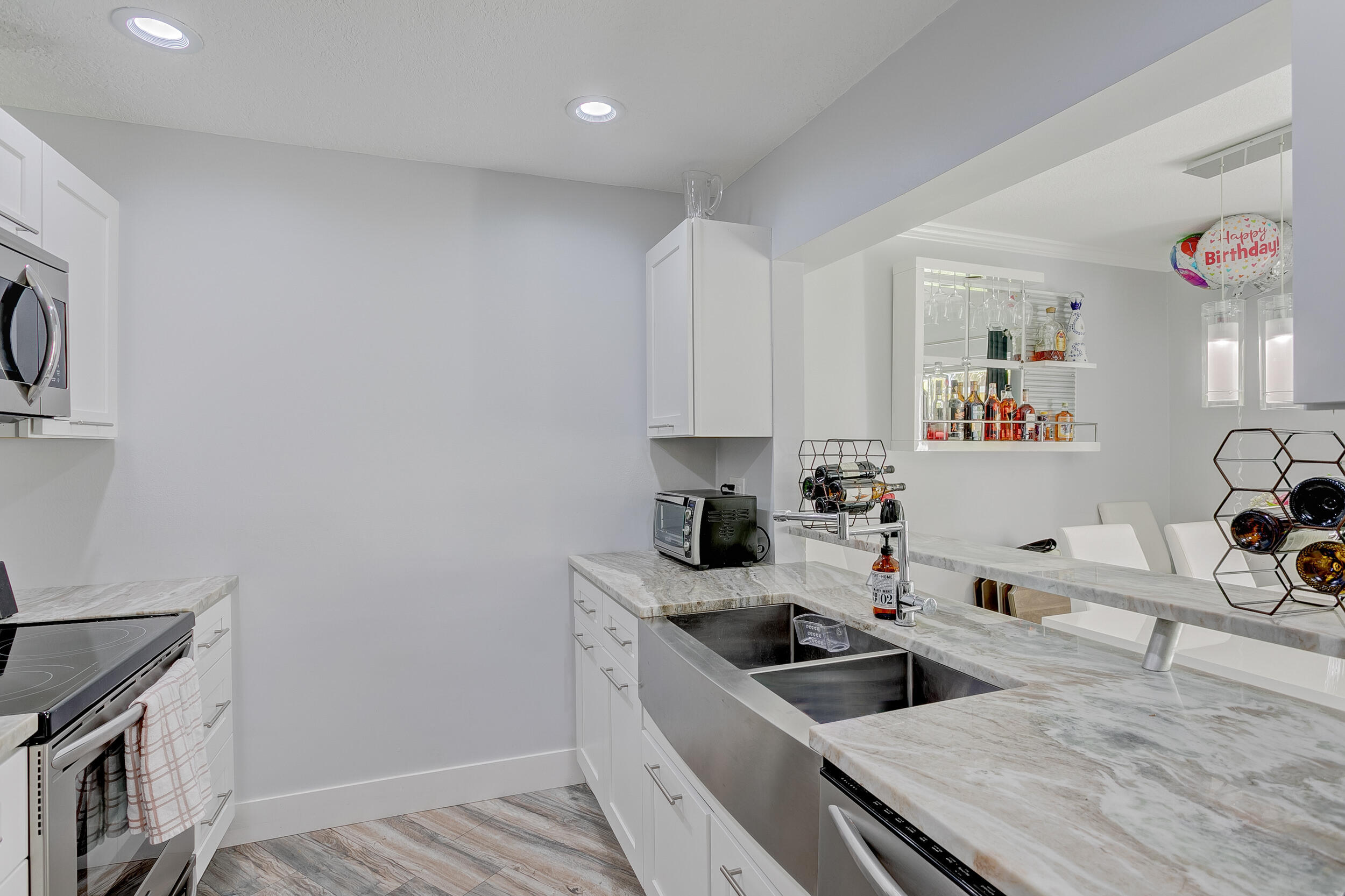 5050 Elmhurst Road, Unit D West Palm Beach, FL 33417 - Photo 9 of 28 Kitchen